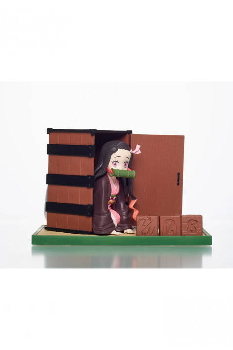 Demon Slayer: Kimetsu no Yaiba PVC Statue Nezuko Kamado Perpetual Calendar 14 cm Furyu