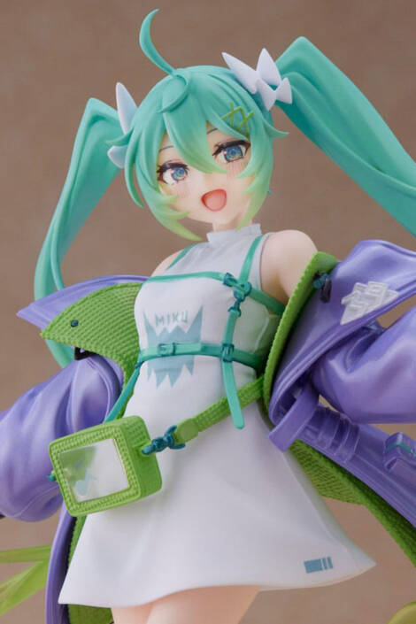PREORDER- Hatsune Miku PVC Statue Hatsune Miku Fashion Figure Sporty 18 cm Taito